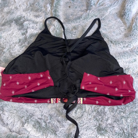 NWT Reversible Black & Maroon Patterned Adjustable Bikini Top by Ardene Size L - Picture 2 of 10